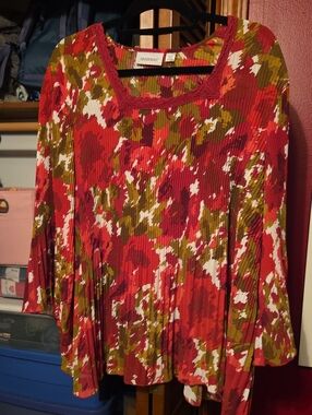 Avenue Red Multi Floral Pleated Scoop Neck Tunic